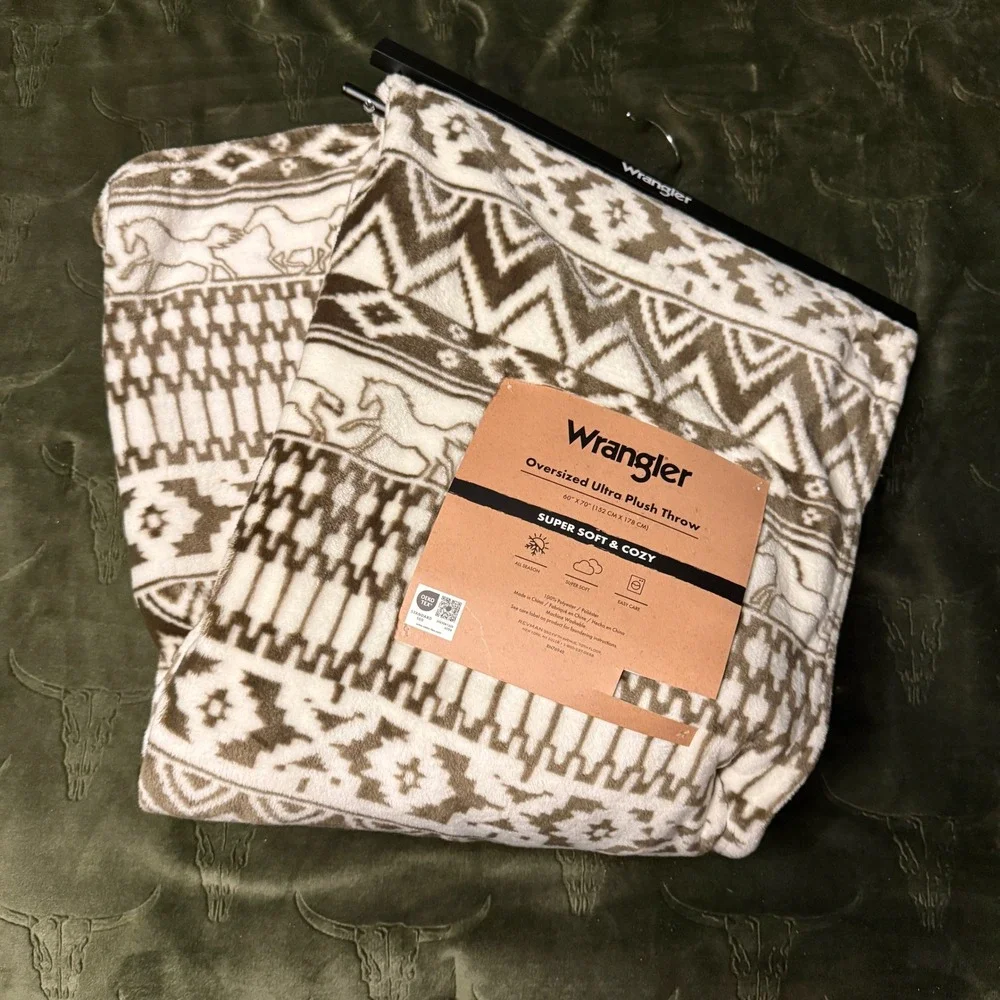 Wrangler Ultra Plush Throw Unisex OS Brown NWT Southwestern Horse Print Aztec